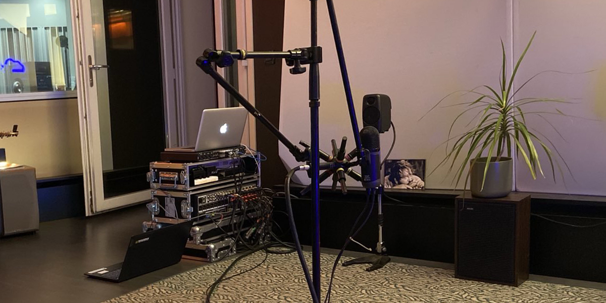 Il microfono BP3600 di Audio-Technica al " IEEE 5th International Symposium on the Internet of Sounds"